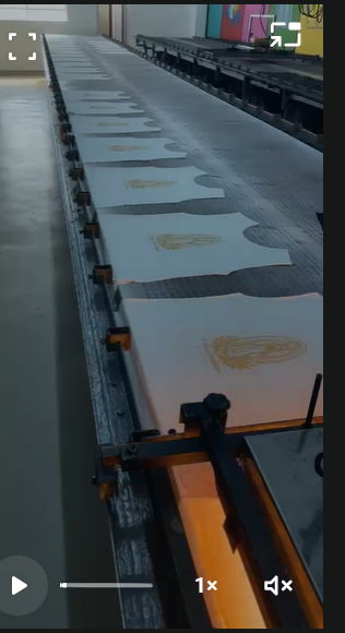 Bastidores de confecção das camisetas